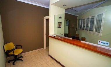 CASA RACIONALISTA EN ESQUINA - APTO CRÉDITO