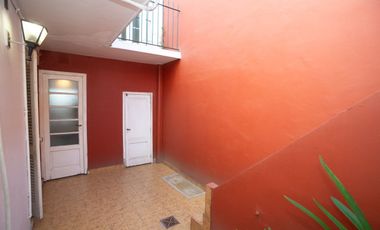 CASA RACIONALISTA EN ESQUINA - APTO CRÉDITO