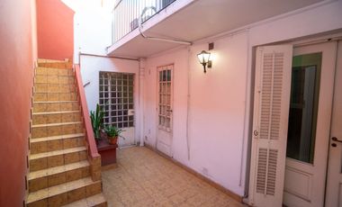 CASA RACIONALISTA EN ESQUINA - APTO CRÉDITO