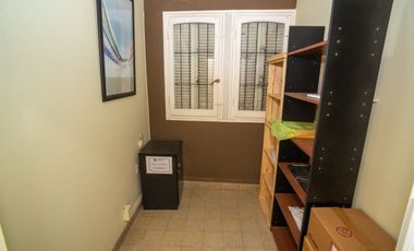 CASA RACIONALISTA EN ESQUINA - APTO CRÉDITO