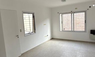 Departamento en alquiler de 1 dormitorio c/ cochera en Morón
