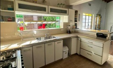 VENTA CHALET 5 AMB c/COCHERA EN ESQUINA EN PADUA