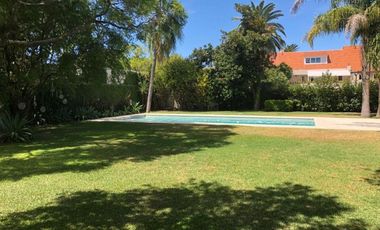 ESPECTACULAR CASA EN ALQUILER. ZONA EXCLUSIVA MTZ