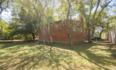 QUINTA SOBRE EL RÍO EN ARROYO LEYES