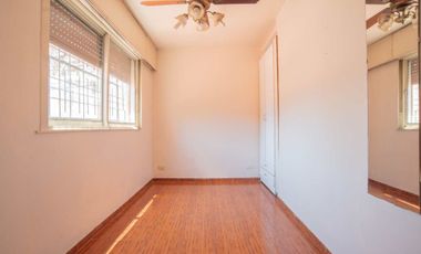 VENTA PH 4 AMB COCHERA TERRAZA FLORES - PERMUTA.