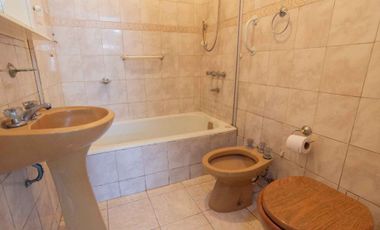 VENTA PH 4 AMB COCHERA TERRAZA FLORES - PERMUTA.