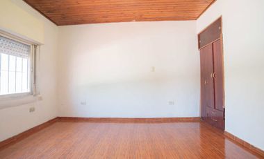 VENTA PH 4 AMB COCHERA TERRAZA FLORES - PERMUTA.