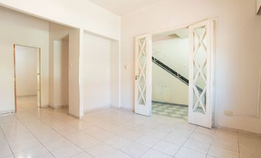 VENTA PH 4 AMB COCHERA TERRAZA FLORES - PERMUTA.