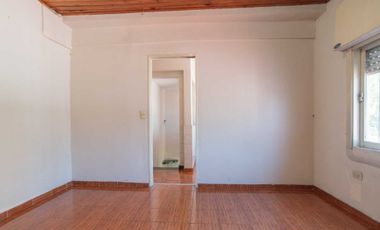 VENTA PH 4 AMB COCHERA TERRAZA FLORES - PERMUTA.