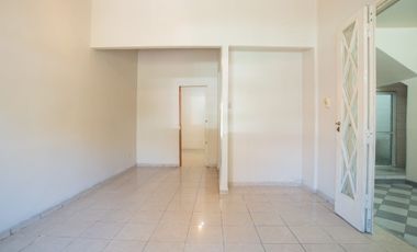 VENTA PH 4 AMB COCHERA TERRAZA FLORES - PERMUTA.