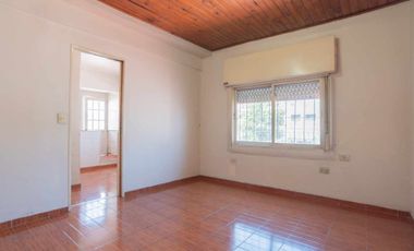 VENTA PH 4 AMB COCHERA TERRAZA FLORES - PERMUTA.