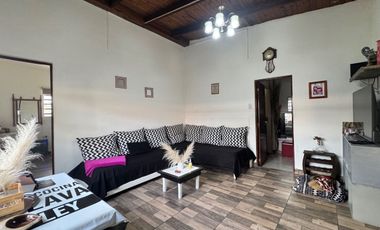 CASA CON DOS VIVIENDAS Y TALLER -OPORTUNIDAD RENTA