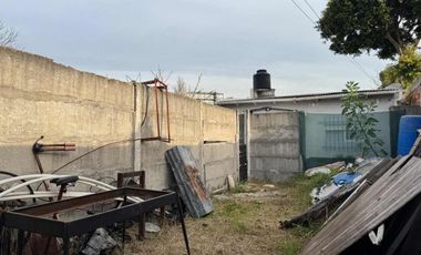 CASA CON DOS VIVIENDAS Y TALLER -OPORTUNIDAD RENTA
