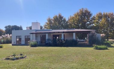 Venta casa La Primavera Golf, Carlos Keen, Luján