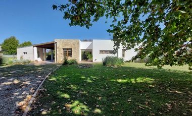 Venta casa La Primavera Golf, Carlos Keen, Luján