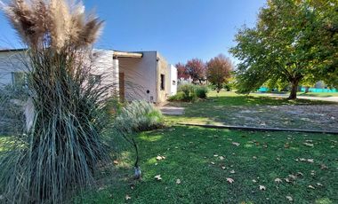 Venta casa La Primavera Golf, Carlos Keen, Luján