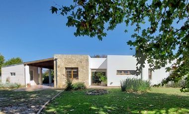 Venta casa La Primavera Golf, Carlos Keen, Luján