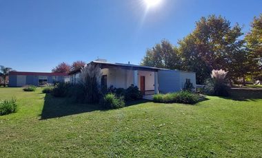 Venta casa La Primavera Golf, Carlos Keen, Luján