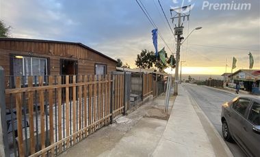Casa en Venta en CALETA HORNOS // SECTOR TIERRAS BLANCAS