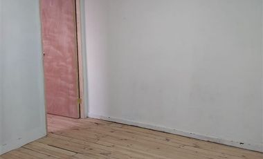 Casa en Arriendo en Arriendo Linda casa remodelada 4D 2B. Excelente ubicación, Renca