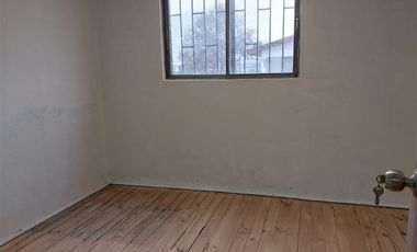 Casa en Arriendo en Arriendo Linda casa remodelada 4D 2B. Excelente ubicación, Renca