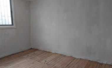 Casa en Arriendo en Arriendo Linda casa remodelada 4D 2B. Excelente ubicación, Renca