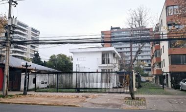 Local Comercial en Arriendo en Lautaro Ferrer, Los Leones, Providencia, RM
