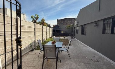 CASA EN VENTA 5 AMBIENTES MAS UN DPTO 3 AMBIENTES