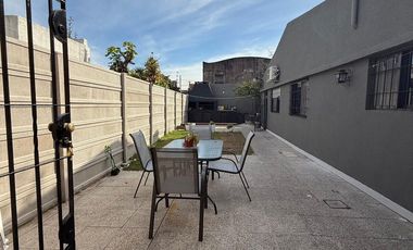 CASA EN VENTA 5 AMBIENTES MAS UN DPTO 3 AMBIENTES