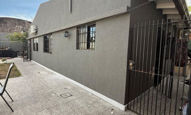 CASA EN VENTA 5 AMBIENTES MAS UN DPTO 3 AMBIENTES