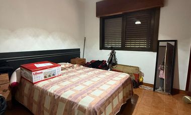 CASA EN VENTA 5 AMBIENTES MAS UN DPTO 3 AMBIENTES
