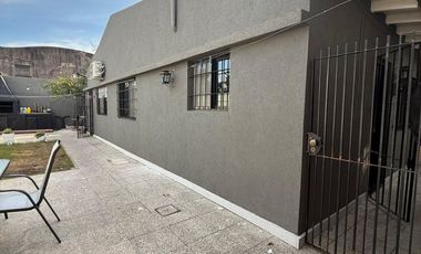 CASA EN VENTA 5 AMBIENTES MAS UN DPTO 3 AMBIENTES