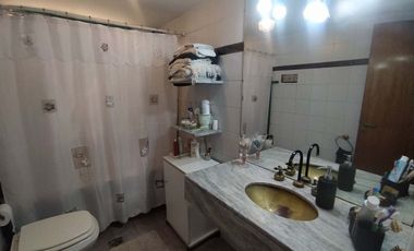 Venta Casa 4 Amb c/ Pileta Quincho, Local -Permuta