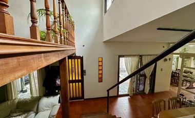 Venta Casa 4 Amb c/ Pileta Quincho, Local -Permuta