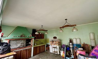 Venta Casa 4 Amb c/ Pileta Quincho, Local -Permuta
