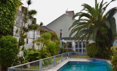 Venta Casa 4 Amb c/ Pileta Quincho, Local -Permuta