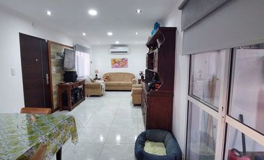 VENTA CASA 3 AMB,PARQUE Y PILETA LAS LOMAS MIRAMAR