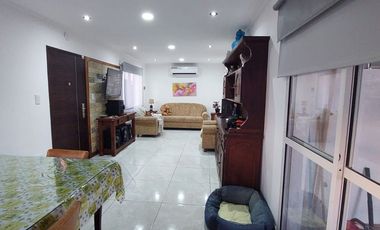 VENTA CASA 3 AMB,PARQUE Y PILETA LAS LOMAS MIRAMAR