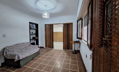 CASA 3 AMB. VENTA DON BOSCO  QUILMES CON QUINCHO
