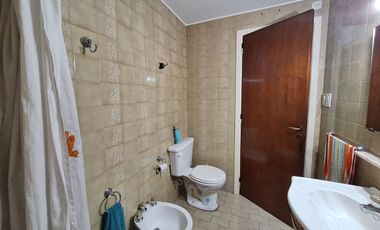 CASA 3 AMB. VENTA DON BOSCO  QUILMES CON QUINCHO