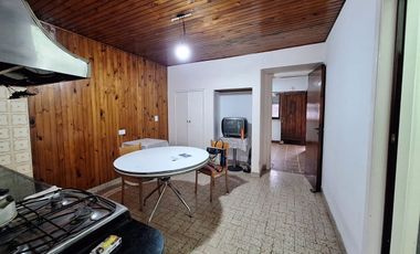 CASA 3 AMB. VENTA DON BOSCO  QUILMES CON QUINCHO