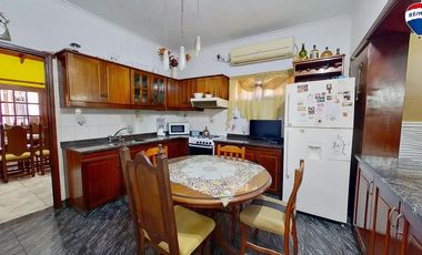 VENTA CASA 5 AMB CON PARRILLA Y COCHERA, WILDE