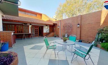 VENTA CASA 5 AMB CON PARRILLA Y COCHERA, WILDE