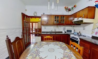 VENTA CASA 5 AMB CON PARRILLA Y COCHERA, WILDE