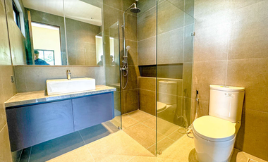 Spacious Brandnew House with Swimming Pool For Sale in BF Homes, Parañaque