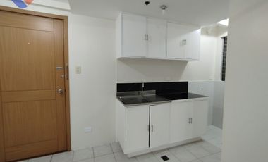 SPACIOUS CONDO!! Lions Park, Parañaque