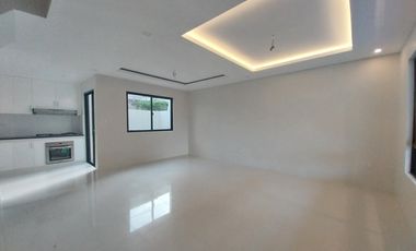 For Sale Pre-Selling Elegant Finished Three (3) Storey Duplex House and Lot in P