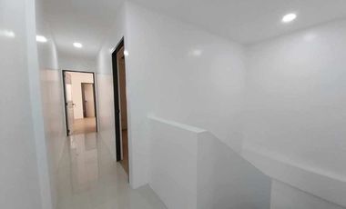For Sale Modern Design Two (2) Storey Duplex House and Lot in Pilar Village Las