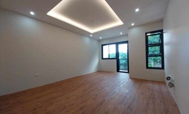 For Sale Pre-Selling Elegant Finished Three (3) Storey Triplex House and Lot in