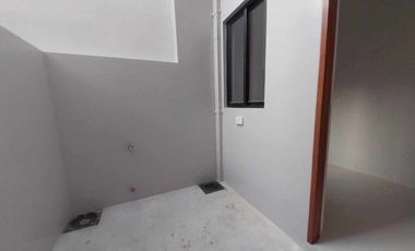 For Sale Pre-Selling Elegant Finished Three (3) Storey Triplex House and Lot in